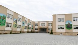 Prezident İlham Əliyev və birinci xanım Mehriban Əliyeva məcburi köçkünlər üçün salınmış “Qobu Park-2” yaşayış kompleksinin açılışında iştirak ediblər (FOTO) (YENİLƏNİB-2)
