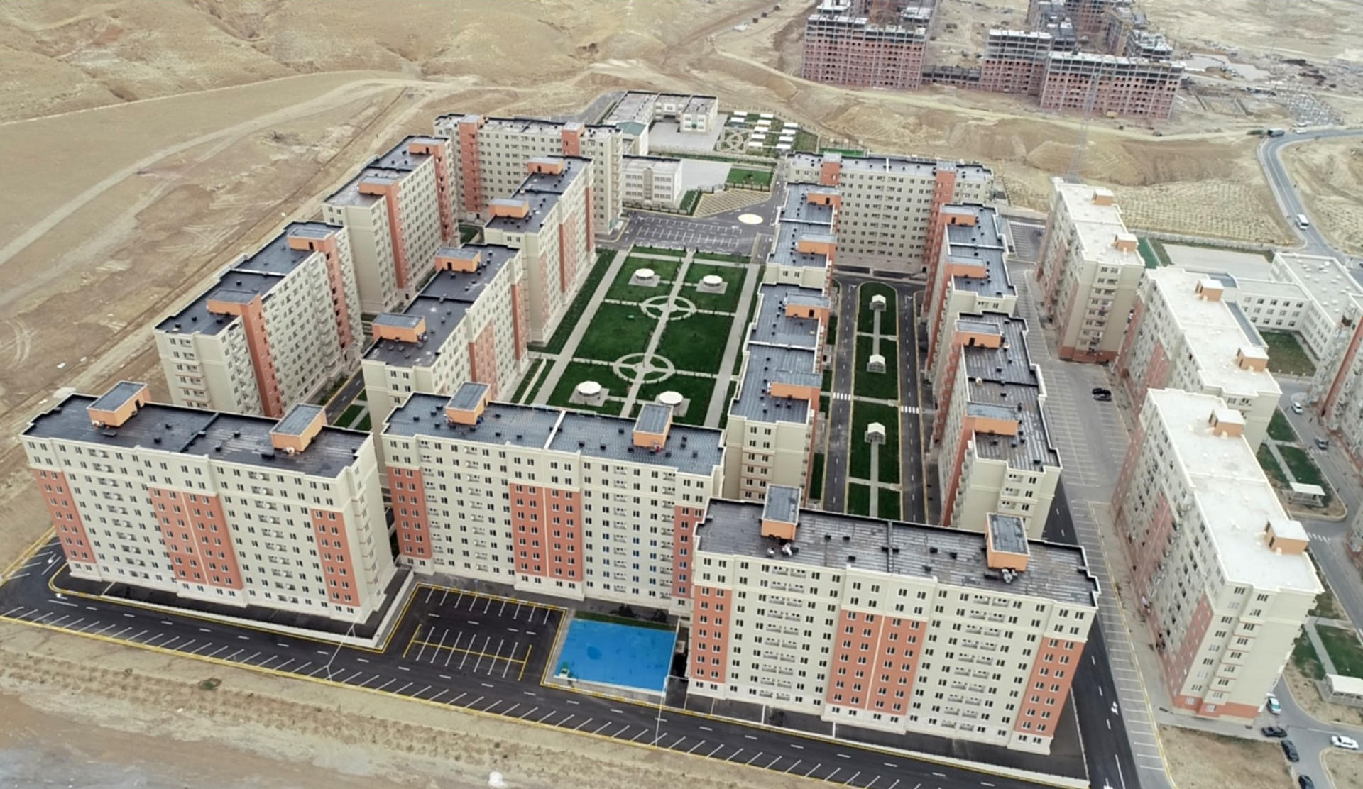 Prezident İlham Əliyev və birinci xanım Mehriban Əliyeva məcburi köçkünlər üçün salınmış “Qobu Park-2” yaşayış kompleksinin açılışında iştirak ediblər (FOTO) (YENİLƏNİB-2)
