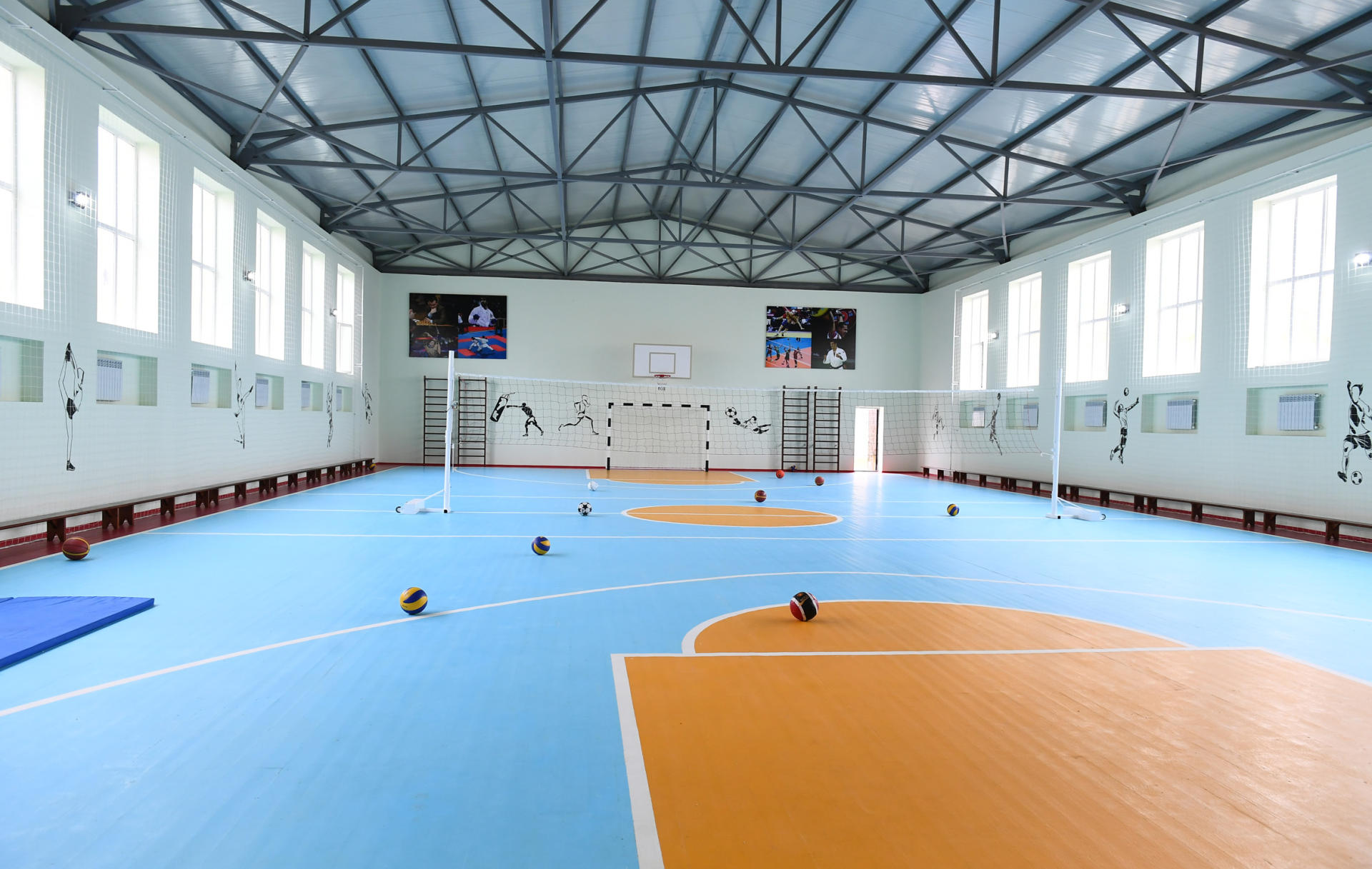 Prezident İlham Əliyev və birinci xanım Mehriban Əliyeva məcburi köçkünlər üçün salınmış “Qobu Park-2” yaşayış kompleksinin açılışında iştirak ediblər (FOTO) (YENİLƏNİB-2)