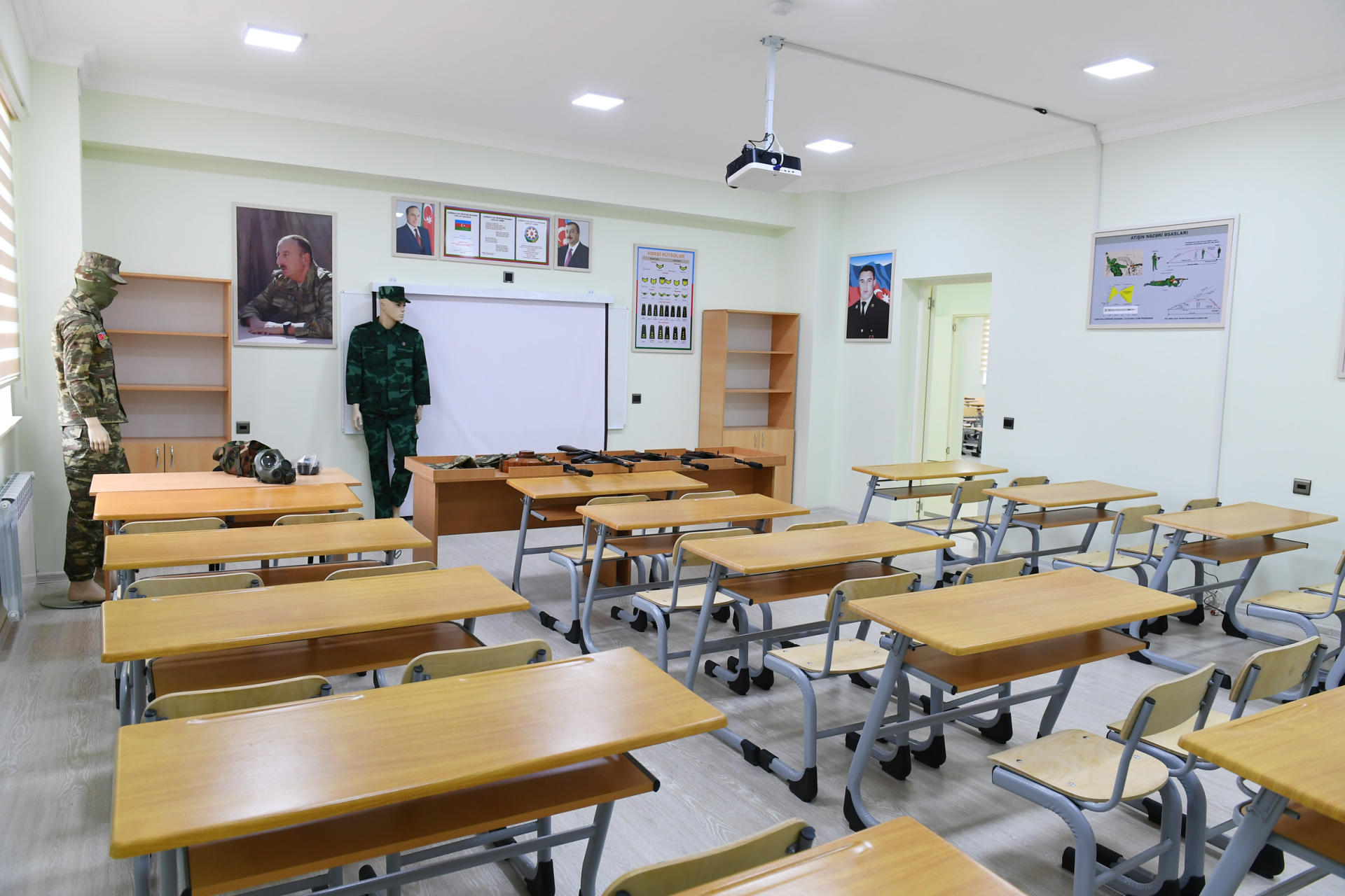 Prezident İlham Əliyev və birinci xanım Mehriban Əliyeva məcburi köçkünlər üçün salınmış “Qobu Park-2” yaşayış kompleksinin açılışında iştirak ediblər (FOTO) (YENİLƏNİB-2)