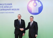 Aşqabadda Azərbaycan və Türkmənistan prezidentlərinin görüşü olub (FOTO) (YENİLƏNİB)