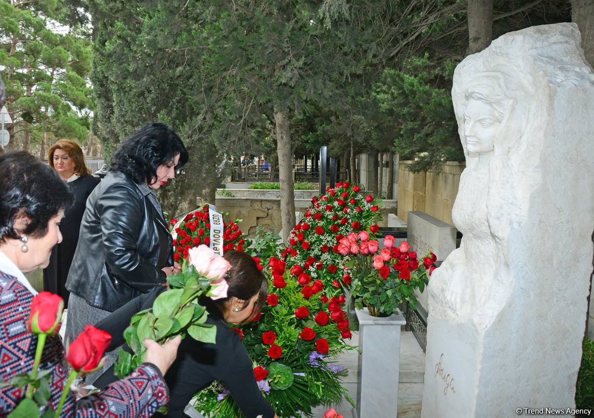 Azərbaycanın görkəmli şərqşünas alimi Aida İmanquliyevanın 80 illik yubileyi münasibətilə xatirəsi anılıb (FOTO)