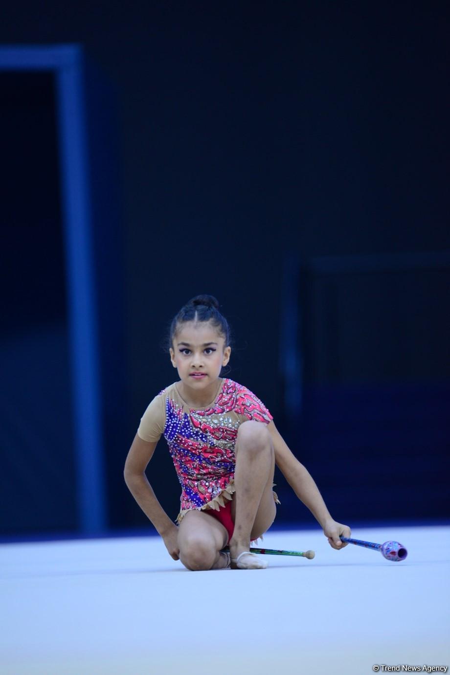 Bədii gimnastika üzrə 26-cı Azərbaycan və Bakı birinciliyinə start verilib (FOTO)