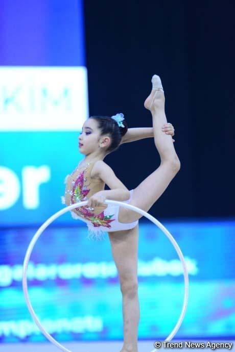 Bədii gimnastika üzrə 26-cı Azərbaycan və Bakı birinciliyinə start verilib (FOTO)