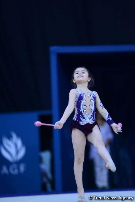 Bədii gimnastika üzrə 26-cı Azərbaycan və Bakı birinciliyinə start verilib (FOTO)