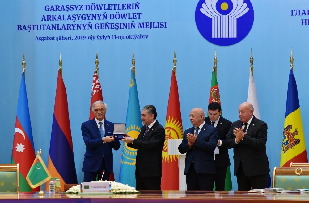 Prezident İlham Əliyev Aşqabadda MDB Dövlət Başçıları Şurasının geniş tərkibdə iclasında iştirak edib (FOTO) (YENİLƏNİB)
