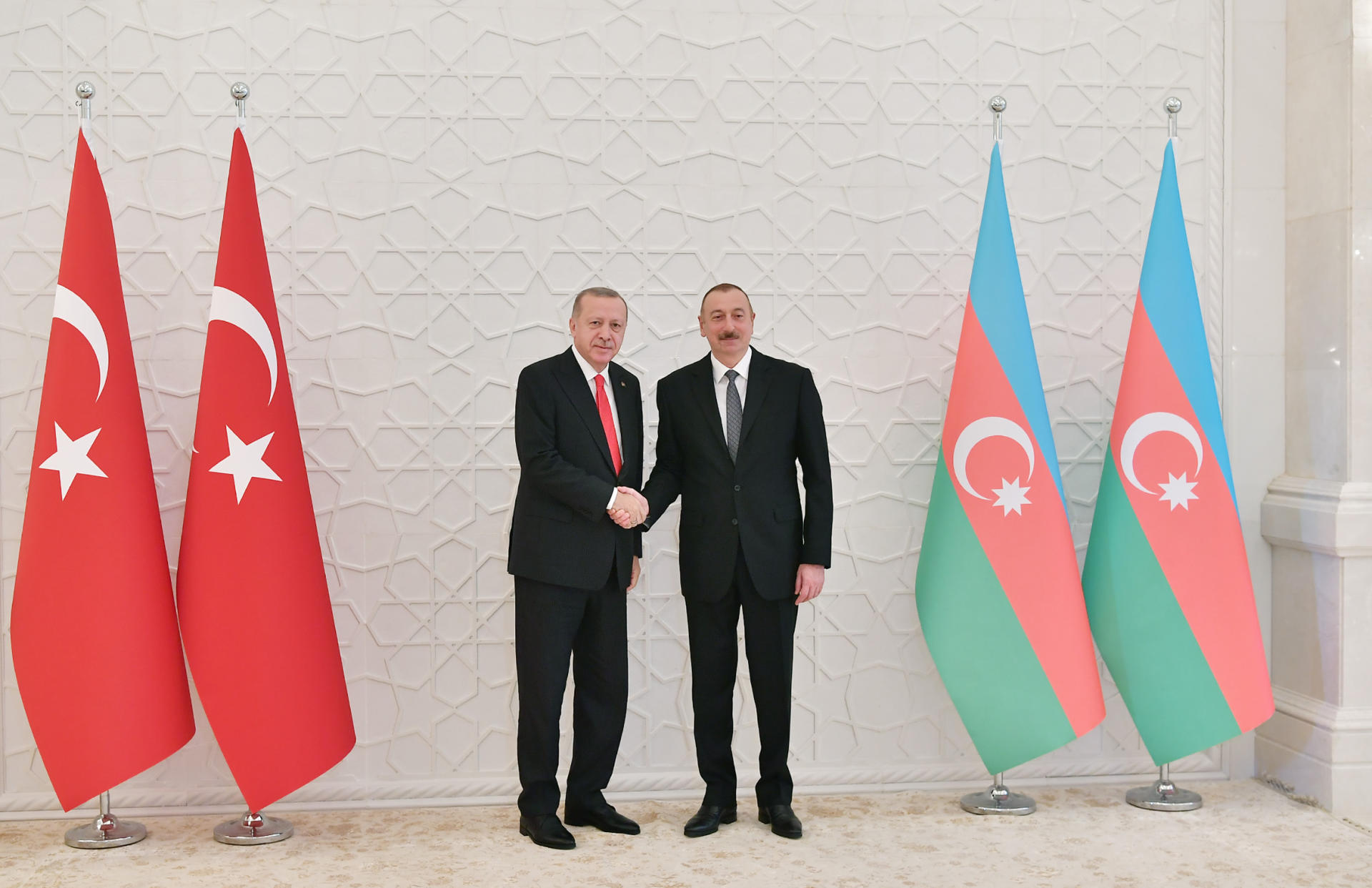 Azərbaycan Prezidenti İlham Əliyev Türkiyə Prezidenti Rəcəb Tayyib Ərdoğan ilə görüşüb (FOTO) (YENİLƏNİB)