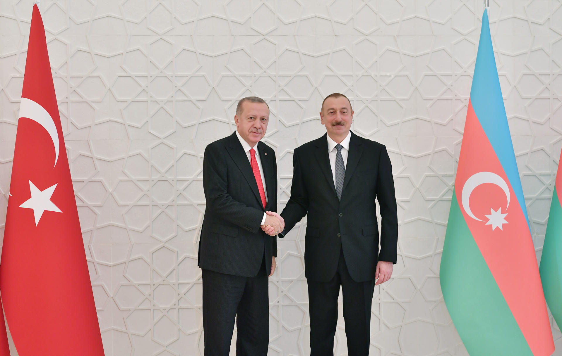 Azərbaycan Prezidenti İlham Əliyev Türkiyə Prezidenti Rəcəb Tayyib Ərdoğan ilə görüşüb (FOTO) (YENİLƏNİB)