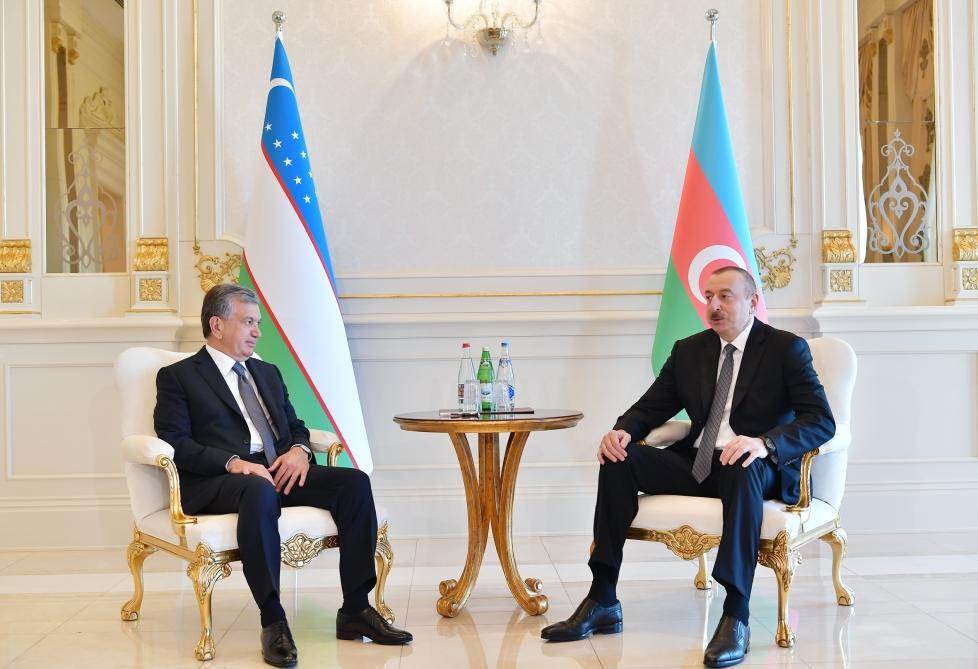Azərbaycan Prezidenti İlham Əliyevin və Özbəkistan Prezidenti Şavkat Mirziyoyevin görüşü olub (FOTO) (YENİLƏNİB)