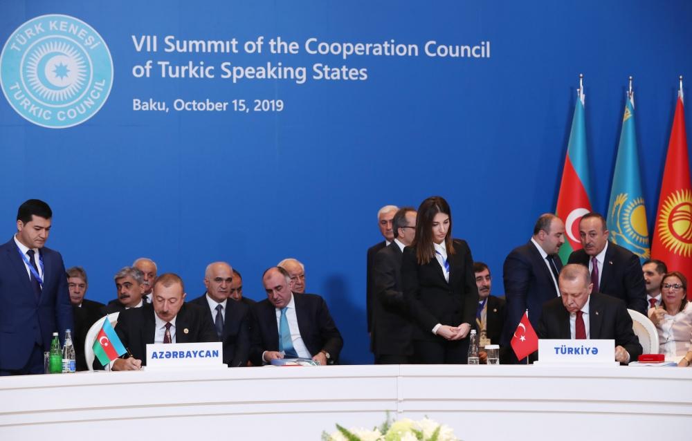Prezident İlham Əliyev Bakıda Türkdilli Dövlətlərin Əməkdaşlıq Şurasının VII Zirvə Görüşündə iştirak edib (FOTO) (YENİLƏNİB-2)