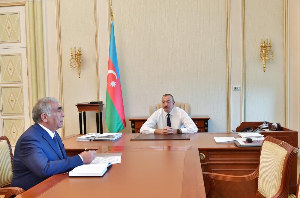 Prezident İlham Əliyev Azərbaycan Avtomobil Yolları Dövlət Agentliyinin idarə heyətinin sədrini qəbul edib (FOTO) (YENİLƏNİB)
