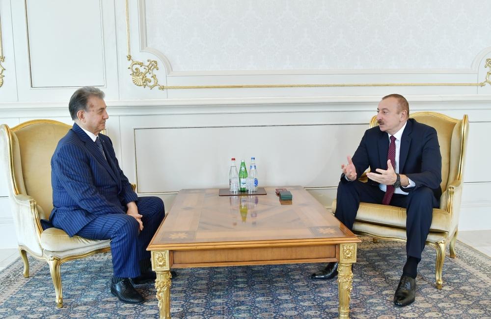 Prezident İlham Əliyev akademik Akif Əlizadəni qəbul edib və ona 1-ci dərəcəli “Əmək” ordenini təqdim edib (FOTO) (YENİLƏNİB)