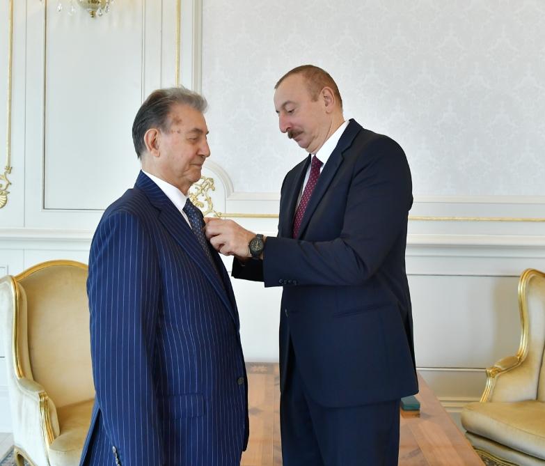 Prezident İlham Əliyev akademik Akif Əlizadəni qəbul edib və ona 1-ci dərəcəli “Əmək” ordenini təqdim edib (FOTO) (YENİLƏNİB)