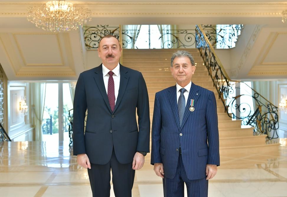 Prezident İlham Əliyev akademik Akif Əlizadəni qəbul edib və ona 1-ci dərəcəli “Əmək” ordenini təqdim edib (FOTO) (YENİLƏNİB)