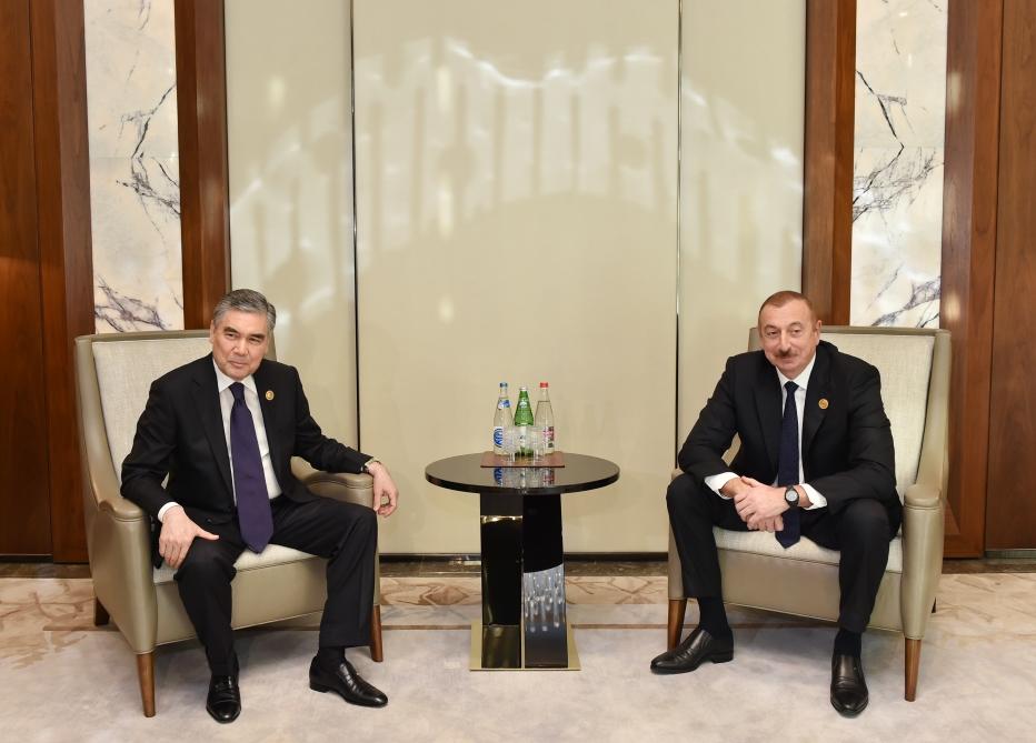 Azərbaycan Prezidenti İlham Əliyevin Türkmənistan Prezidenti Qurbanqulu Berdiməhəmmədov ilə görüşü olub (FOTO) (YENİLƏNİB)
