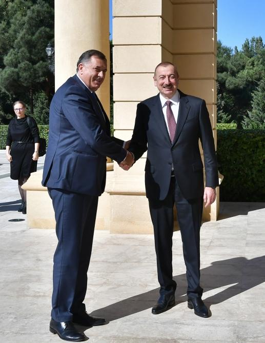 Prezident İlham Əliyev Bosniya və Herseqovinanın Rəyasət Heyətinin Sədri Milorad Dodik ilə görüşüb (FOTO) (YENİLƏNİB)