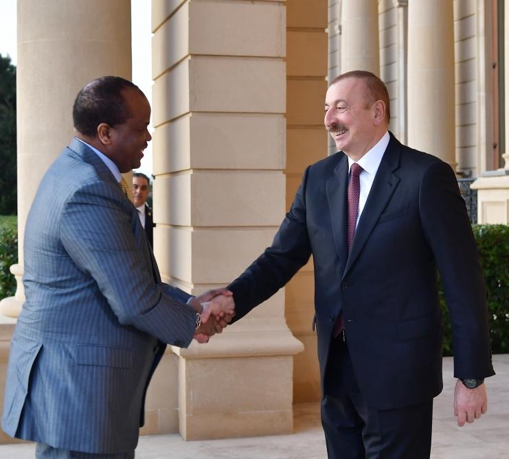 Prezident İlham Əliyev Esvatininin Kralı Əlahəzrət III Msvati ilə görüşüb (FOTO)