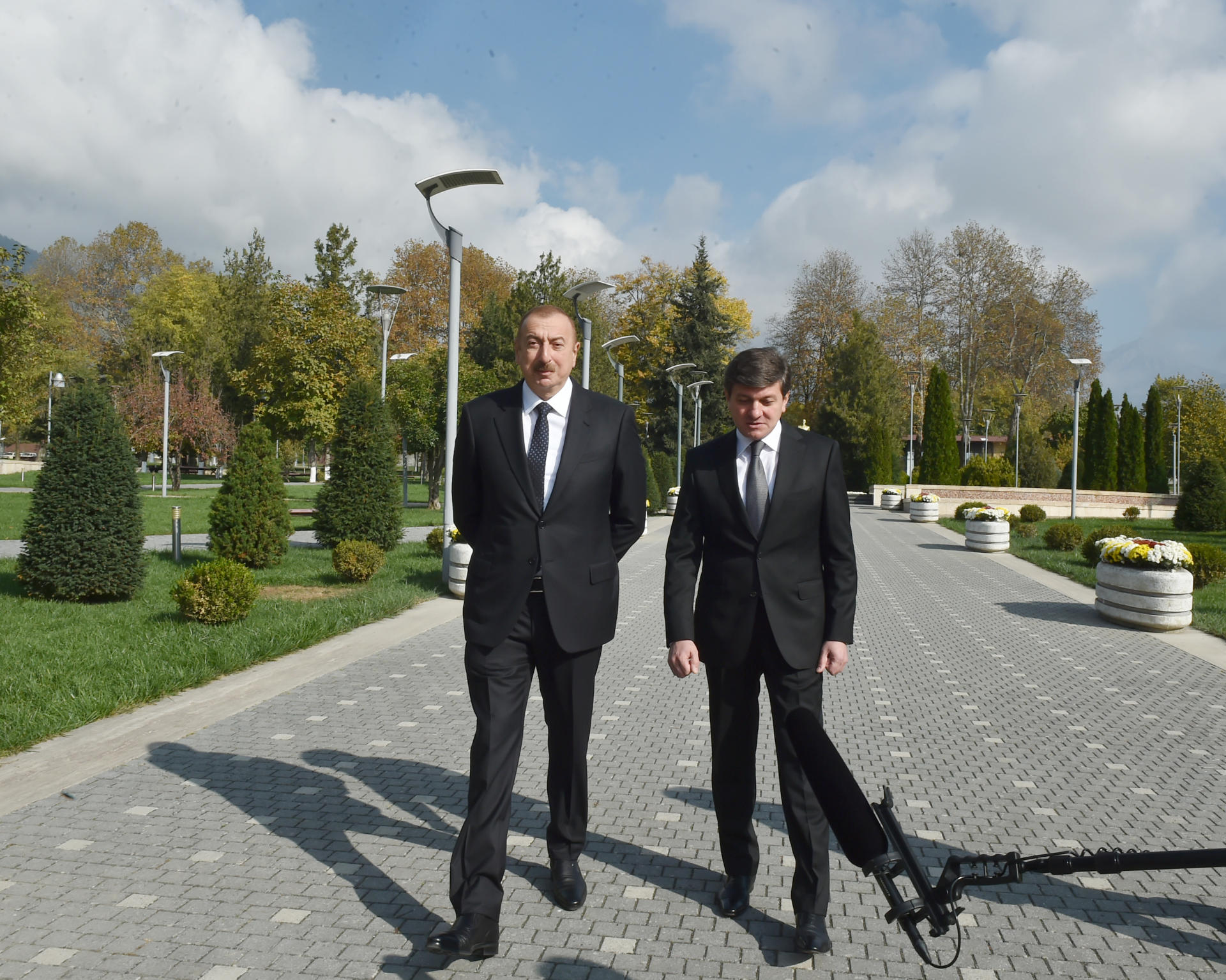 Azərbaycan Prezidenti İlham Əliyev Qəbələ rayonuna səfərə gəlib (FOTO)