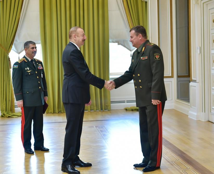Prezident İlham Əliyev MDB Müdafiə Nazirləri Şurasının iclasının iştirakçılarını qəbul edib (FOTO) (YENİLƏNİB)