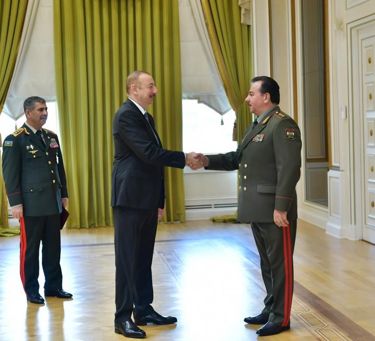 Prezident İlham Əliyev MDB Müdafiə Nazirləri Şurasının iclasının iştirakçılarını qəbul edib (FOTO) (YENİLƏNİB)