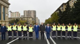 Prezident İlham Əliyev paytaxtın Şəfayət Mehdiyev küçəsinin Tbilisi prospektindən Landau küçəsinədək olan hissəsində yenidənqurmadan sonra görülən işlərlə tanış olub (FOTO) (YENİLƏNİB)