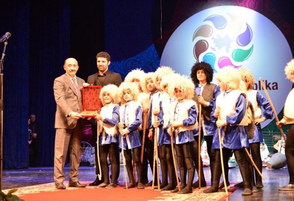 Ənənəvi Respublika Folklor Festivalına yekun vurulub (FOTO)