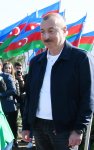 Prezident İlham Əliyev və birinci xanım Mehriban Əliyeva Bakının Xətai rayonunda ağacəkmə aksiyasında iştirak ediblər (FOTO) (YENİLƏNİB-2)