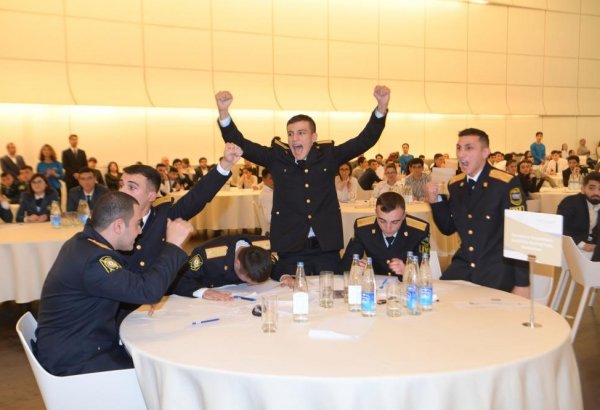 Gənclər bilik yarışına qatılıblar
