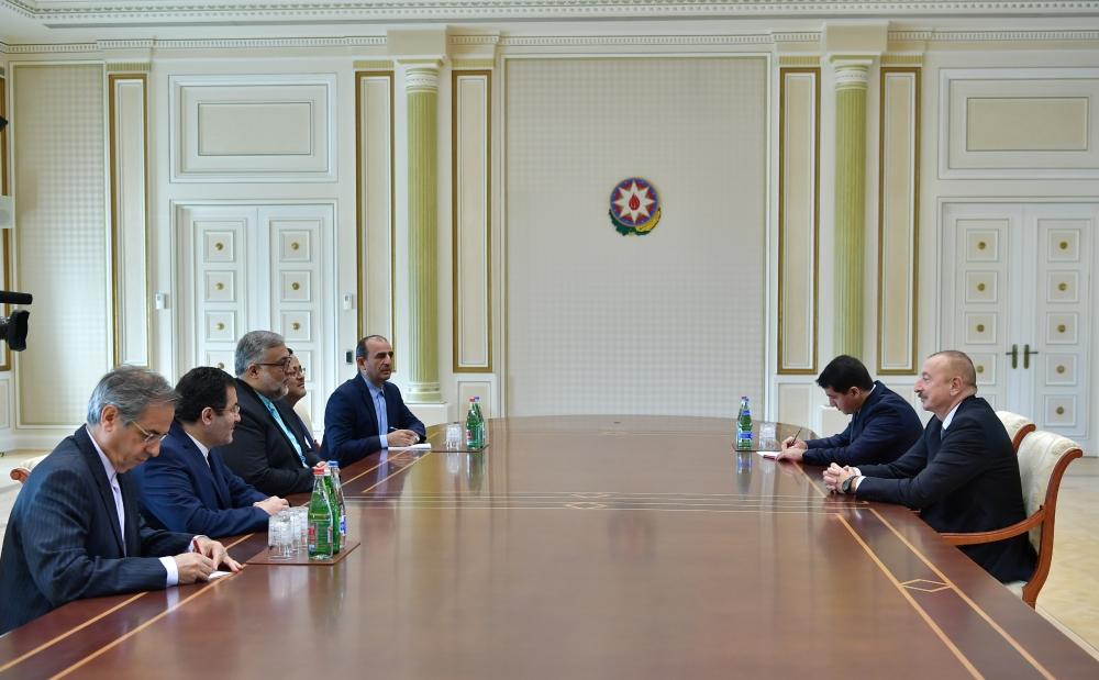 Prezident İlham Əliyev İranın Mədəniyyət və İslami Əlaqələr Təşkilatının sədrinin başçılıq etdiyi nümayəndə heyətini qəbul edib (FOTO) (YENİLƏNİB)