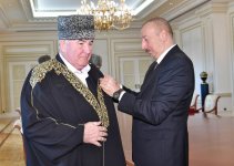 Prezident İlham Əliyev Rusiyanın Şimali Qafqaz respublikalarından olan bir qrup müsəlman din xadimindən ibarət nümayəndə heyətini qəbul edib (FOTO) (YENİLƏNİB)
