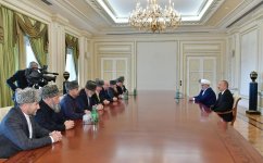 Prezident İlham Əliyev Rusiyanın Şimali Qafqaz respublikalarından olan bir qrup müsəlman din xadimindən ibarət nümayəndə heyətini qəbul edib (FOTO) (YENİLƏNİB)