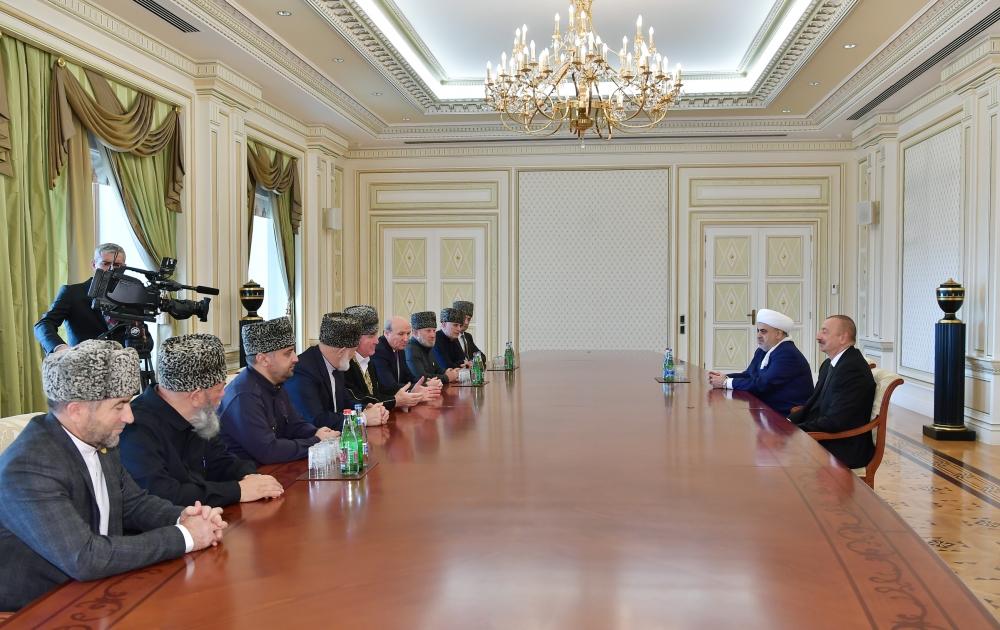 Prezident İlham Əliyev Rusiyanın Şimali Qafqaz respublikalarından olan bir qrup müsəlman din xadimindən ibarət nümayəndə heyətini qəbul edib (FOTO) (YENİLƏNİB)