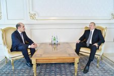Azərbaycan Prezidenti İlham Əliyev İordaniyanın yeni təyin olunmuş səfirinin etimadnaməsini qəbul edib (FOTO) (YENİLƏNİB)
