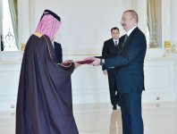 Prezident İlham Əliyev Qətərin Azərbaycanda yeni təyin olunmuş səfirinin etimadnaməsini qəbul edib (FOTO) (YENİLƏNİB)