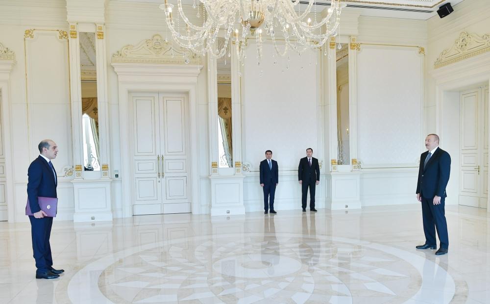 Azərbaycan Prezidenti İlham Əliyev İordaniyanın yeni təyin olunmuş səfirinin etimadnaməsini qəbul edib (FOTO) (YENİLƏNİB)