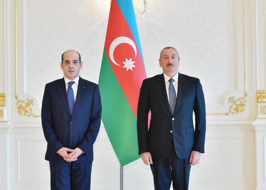 Azərbaycan Prezidenti İlham Əliyev İordaniyanın yeni təyin olunmuş səfirinin etimadnaməsini qəbul edib (FOTO) (YENİLƏNİB)