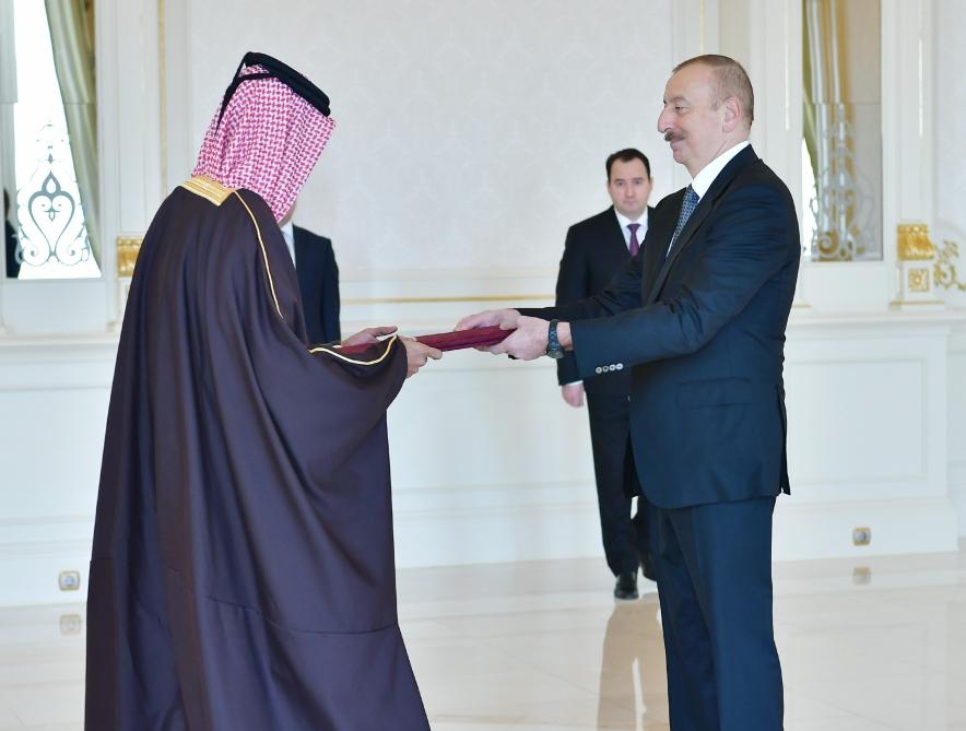 Prezident İlham Əliyev Qətərin Azərbaycanda yeni təyin olunmuş səfirinin etimadnaməsini qəbul edib (FOTO) (YENİLƏNİB)