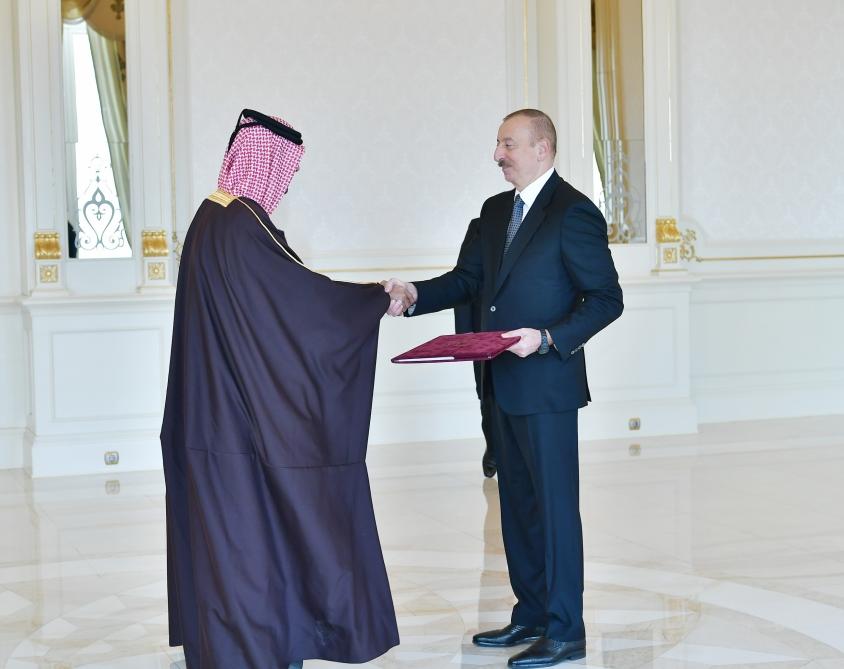 Prezident İlham Əliyev Qətərin Azərbaycanda yeni təyin olunmuş səfirinin etimadnaməsini qəbul edib (FOTO) (YENİLƏNİB)