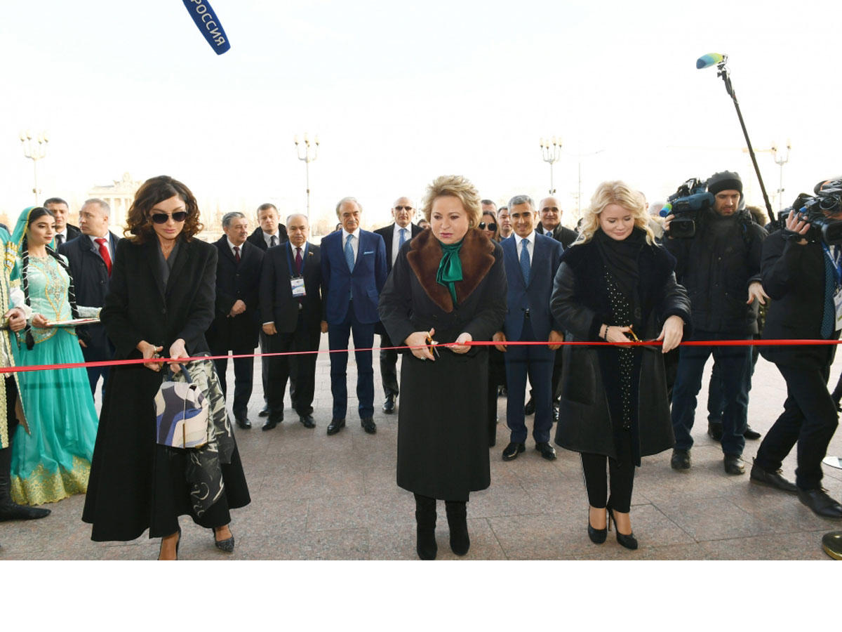 Azərbaycanın Birinci vitse-prezidenti Mehriban Əliyeva Moskvanın Xalq Təsərrüfatı Nailiyyətləri Sərgisində yenidən qurulan “Azərbaycan” pavilyonunun açılışında iştirak edib (FOTO)