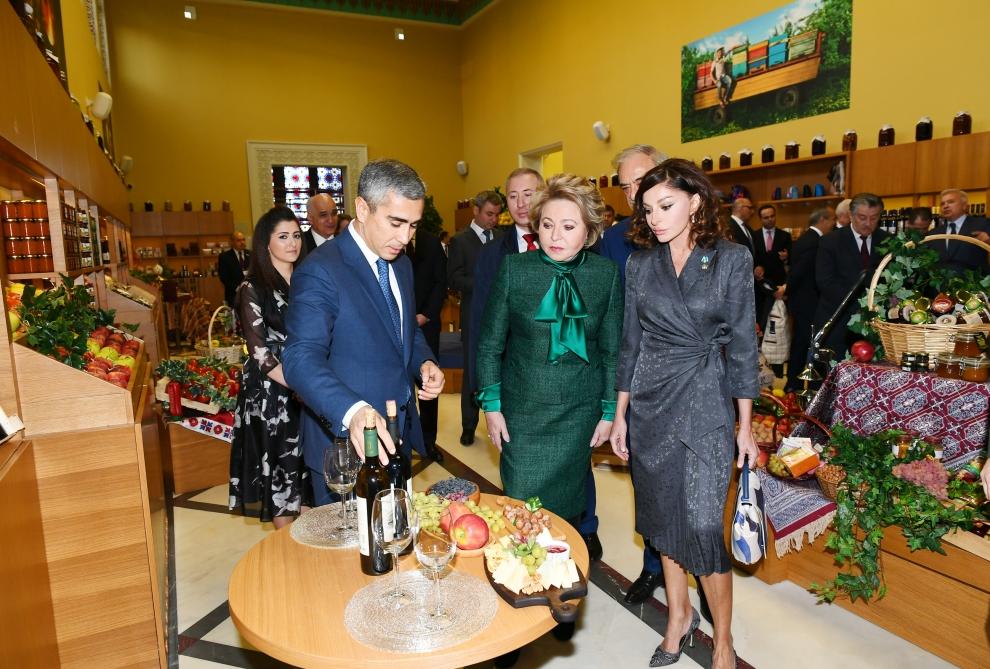 Azərbaycanın Birinci vitse-prezidenti Mehriban Əliyeva Moskvanın Xalq Təsərrüfatı Nailiyyətləri Sərgisində yenidən qurulan “Azərbaycan” pavilyonunun açılışında iştirak edib (FOTO)
