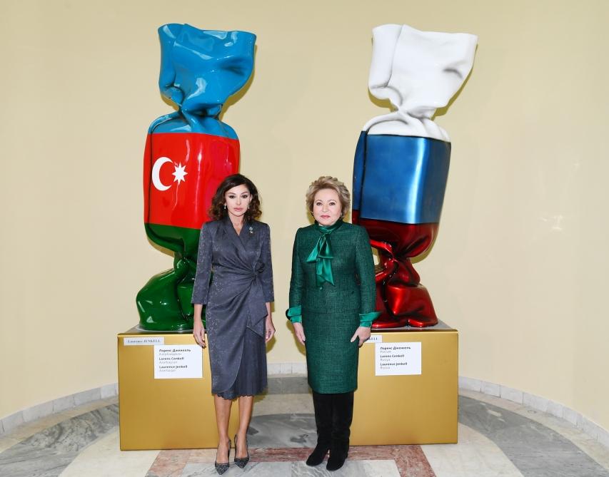 Azərbaycanın Birinci vitse-prezidenti Mehriban Əliyeva Moskvanın Xalq Təsərrüfatı Nailiyyətləri Sərgisində yenidən qurulan “Azərbaycan” pavilyonunun açılışında iştirak edib (FOTO)