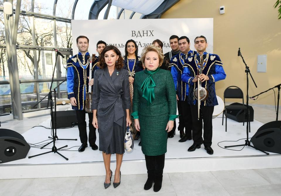 Azərbaycanın Birinci vitse-prezidenti Mehriban Əliyeva Moskvanın Xalq Təsərrüfatı Nailiyyətləri Sərgisində yenidən qurulan “Azərbaycan” pavilyonunun açılışında iştirak edib (FOTO)