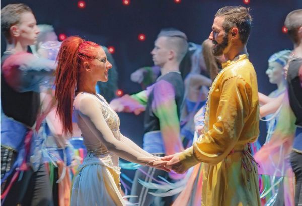 Müasir bir bükülmə ilə hazırlanmış PAŞA DANCE teatr rəqs şousu Bakıda (FOTO/VİDEO)