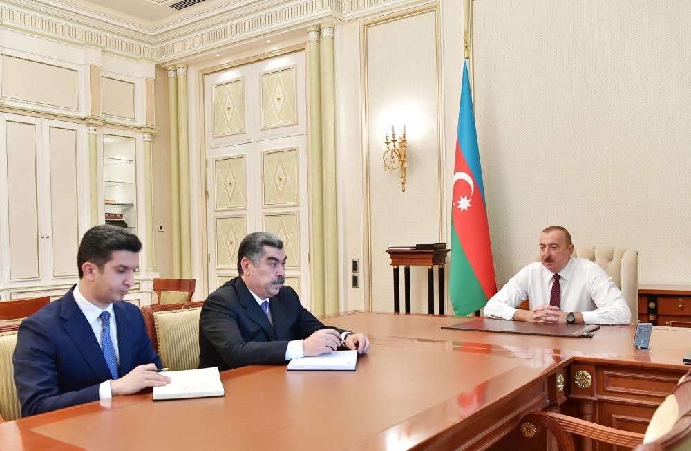 Prezident İlham Əliyev Rüstəm Xəlilovu Hacıqabul Rayon İcra Hakimiyyətinin başçısı, Vüqar Novruzovu Naftalan Şəhər İcra Hakimiyyətinin başçısı vəzifələrinə təyin olunması ilə əlaqədar qəbul edib (FOTO) (YENİLƏNİB)