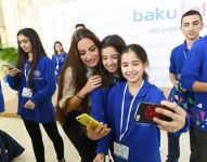 Prezident İlham Əliyev və birinci xanım Mehriban Əliyeva “Bakutel-2019” sərgisi ilə tanış olublar (FOTO) (YENİLƏNİB)
