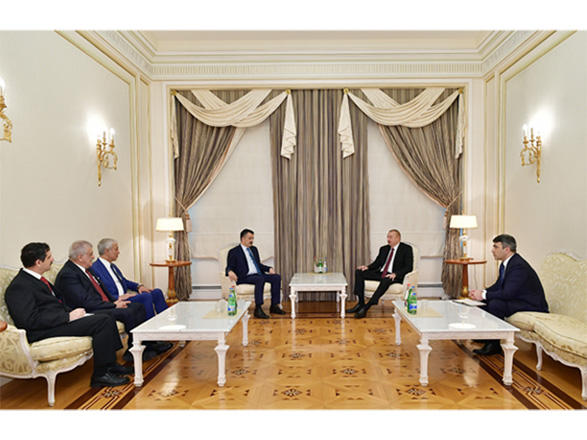 Prezident İlham Əliyev Türkiyənin Kənd Təsərrüfatı və Meşəçilik nazirinin başçılıq etdiyi nümayəndə heyətini qəbul edib (FOTO) (YENİLƏNİB)
