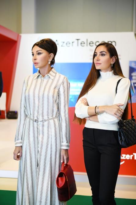 Prezident İlham Əliyev və birinci xanım Mehriban Əliyeva “Bakutel-2019” sərgisi ilə tanış olublar (FOTO) (YENİLƏNİB)