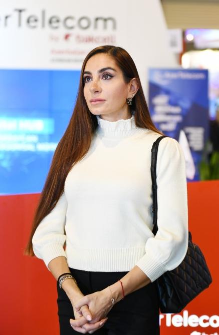 Prezident İlham Əliyev və birinci xanım Mehriban Əliyeva “Bakutel-2019” sərgisi ilə tanış olublar (FOTO) (YENİLƏNİB)