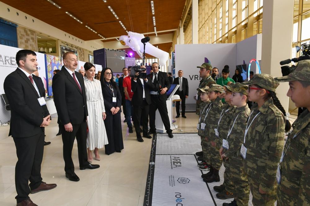 Prezident İlham Əliyev və birinci xanım Mehriban Əliyeva “Bakutel-2019” sərgisi ilə tanış olublar (FOTO) (YENİLƏNİB)