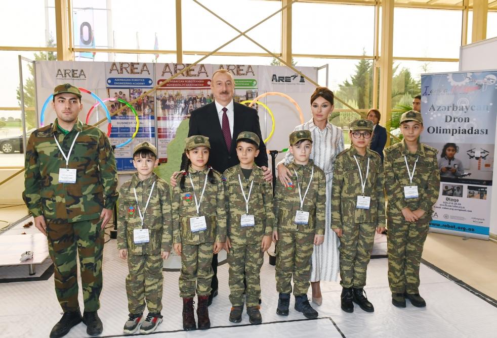 Prezident İlham Əliyev və birinci xanım Mehriban Əliyeva “Bakutel-2019” sərgisi ilə tanış olublar (FOTO) (YENİLƏNİB)